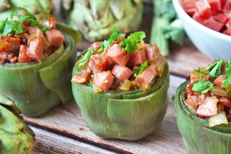 Alcachofas rellenas de jamón