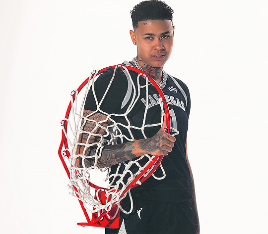  Naaliq would do even more damage to her basketball rival