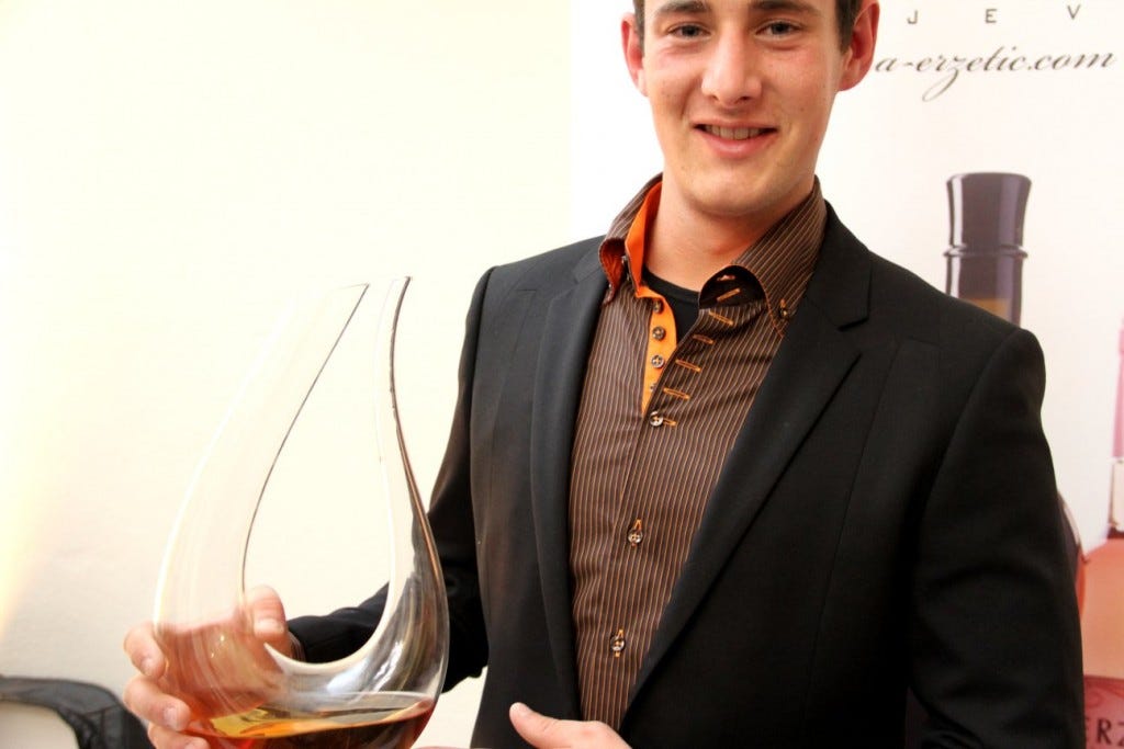 Andrej Erzetic with a Decanter of Amphora Belo 2011 Andrej Erzetic with a Decanter of Amphora Belo 2011