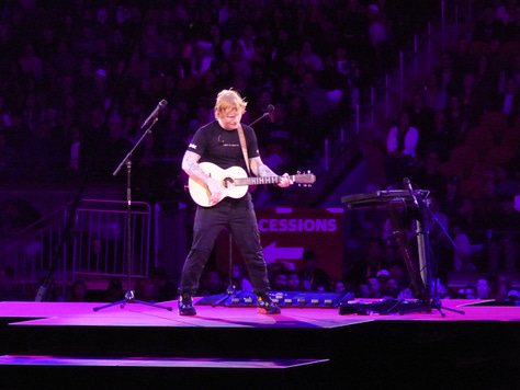 Collection of photos of Ed Sheeran in concert at Levis Stadium
