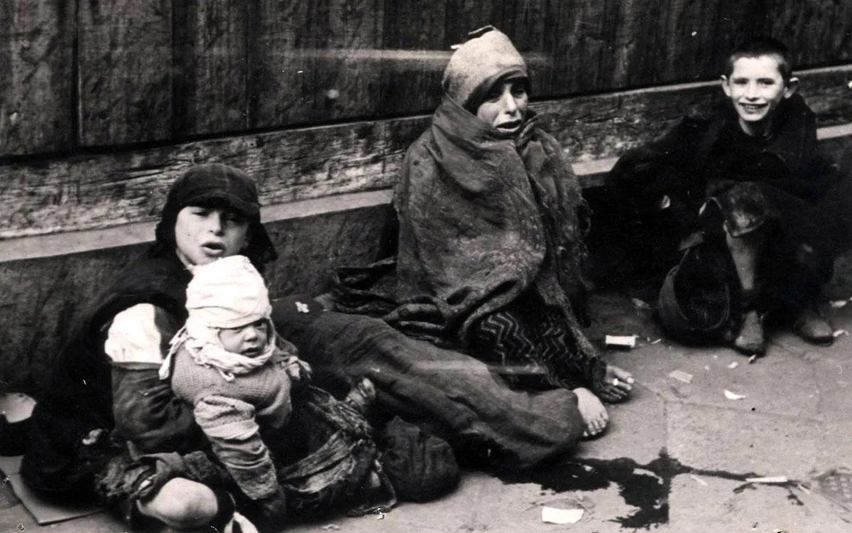 Children begging in the Warsaw ghetto - 1942