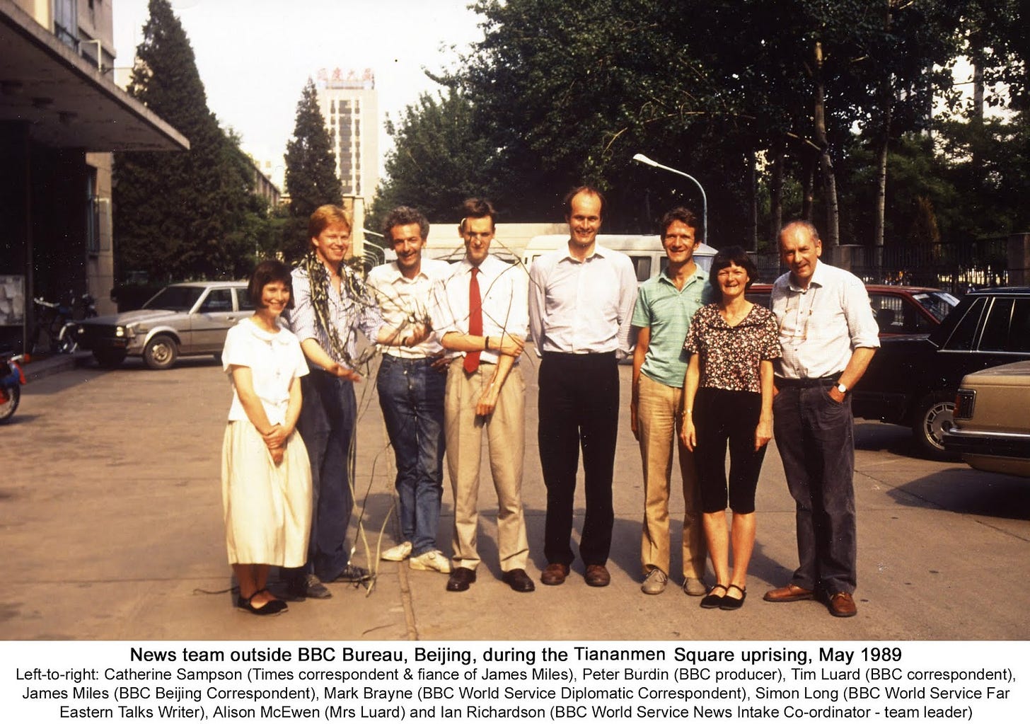 Ian+Richardson+BBC+Beijing+team+1989.jpg (1600×1124)