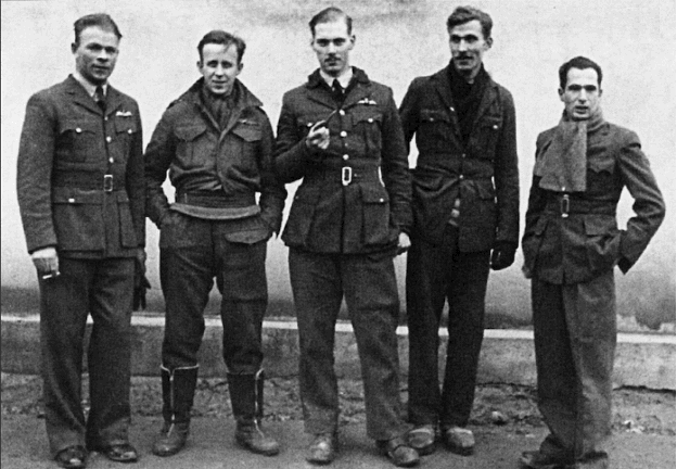 A black and white picture of Josef Bryks (left) and Otakar Černý (second from the right) with three fellow Oflag Szubin POWs.