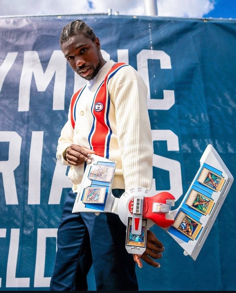Photo by PlayersTV on July 01, 2024. May be an image of 1 person, magazine, racket, sportswear, portable cassette player, stadium and text.