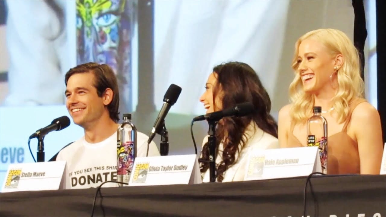 magicians jason olivia summer at comic con panel 2018 magicians jason olivia summer at comic con panel 2018