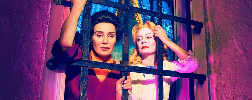 Feud: Ryan Murphy discute etarismo em Hollywood e a importância de mostrar  o lado sexual de Bette e Joan - Notícias Série - como visto na Web -  AdoroCinema