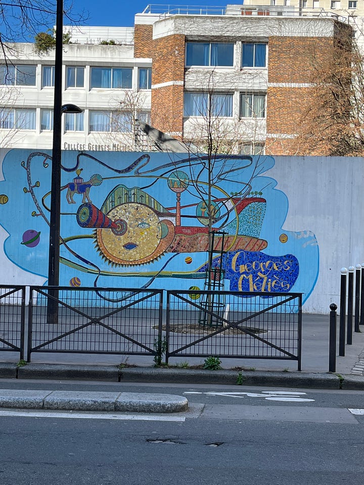 Street art : un mur peint en hommage à Georges Méliès et une petit copie d'un autoportrait de Vincent van Gogh