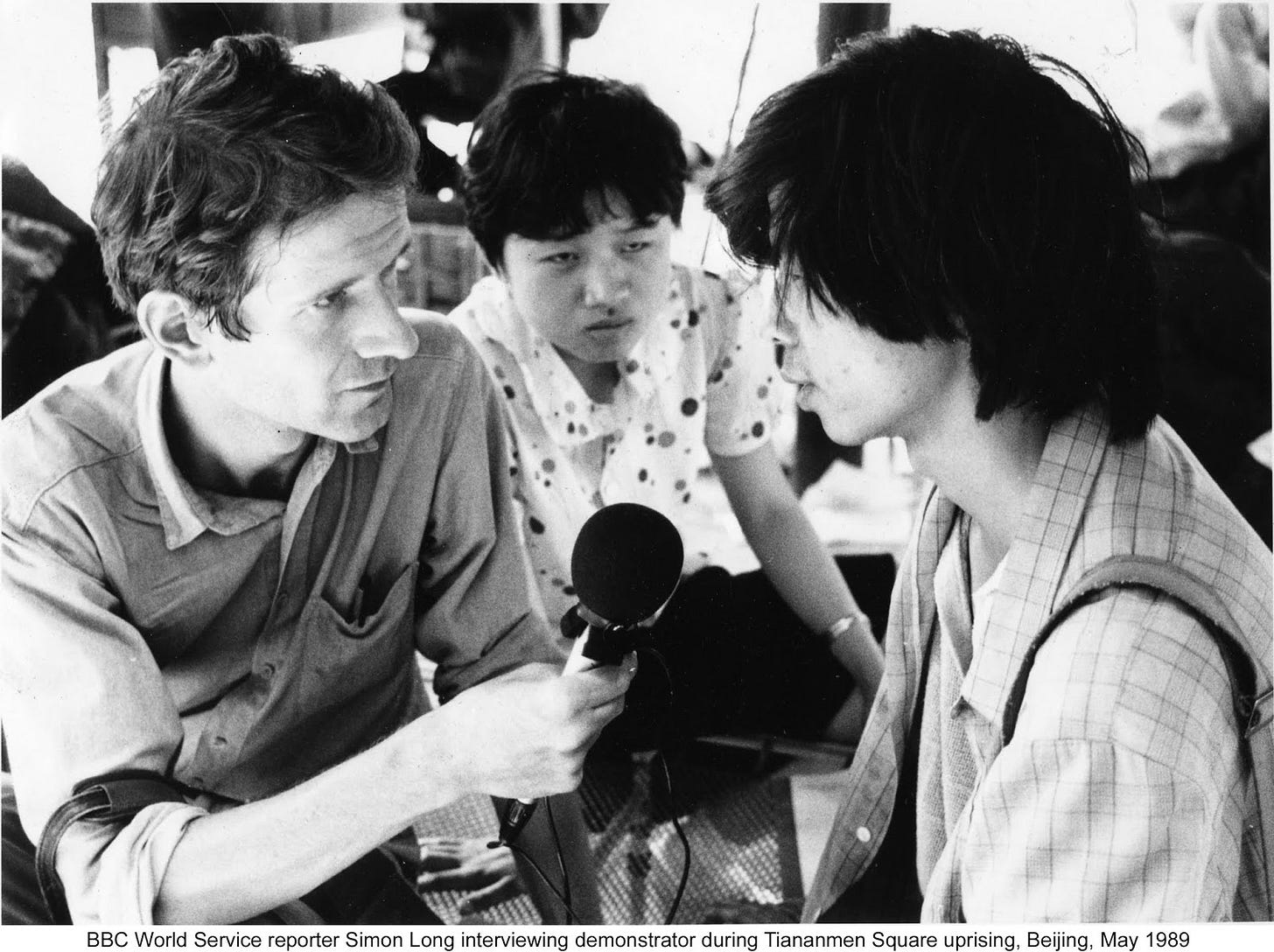 Simon+Long%2C+Tiananmen+Sq%2C+May+1989.jpg (1600×1196)
