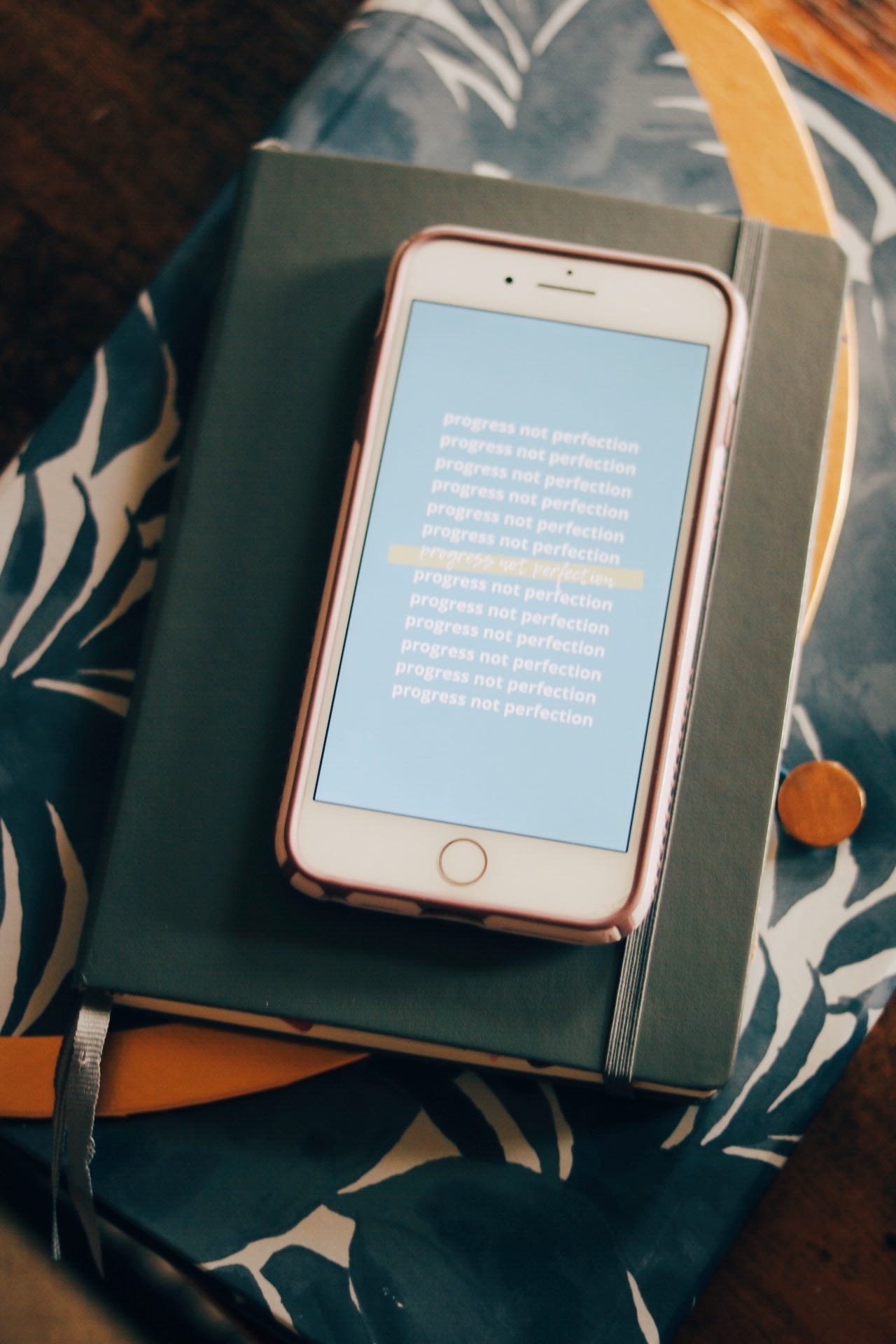 free iPhone backgrounds, monthly free iPhone backgrounds, email newsletter for women, am coffee collective