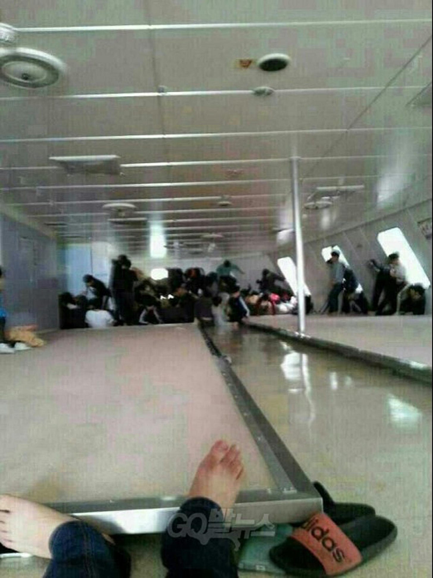 Photos Show Harrowing Moments as South Korean Ferry Sank