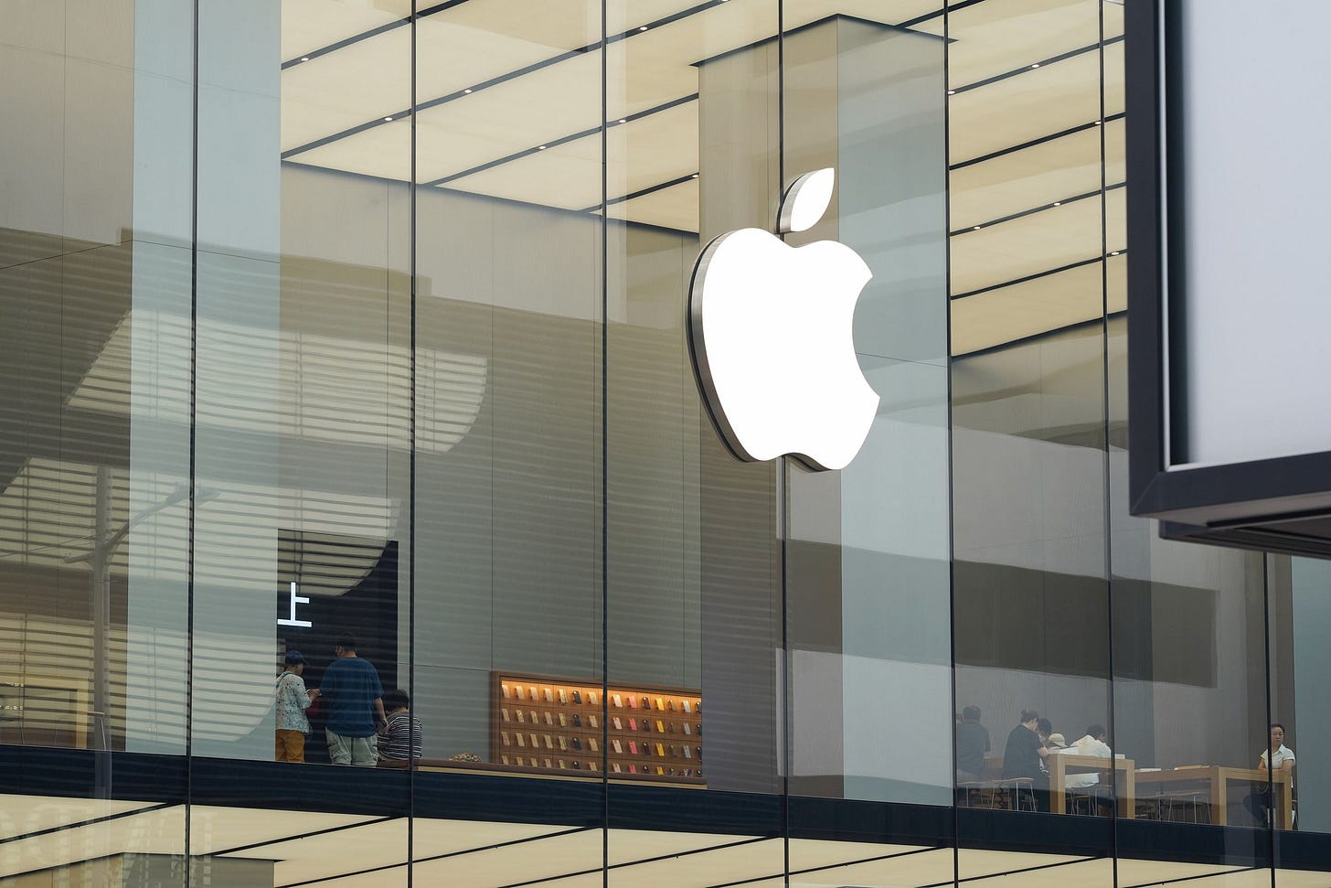 Apple Must Pay $14.4 Billion to Ireland in Crackdown on 'Sweetheart Deals'  | WIRED