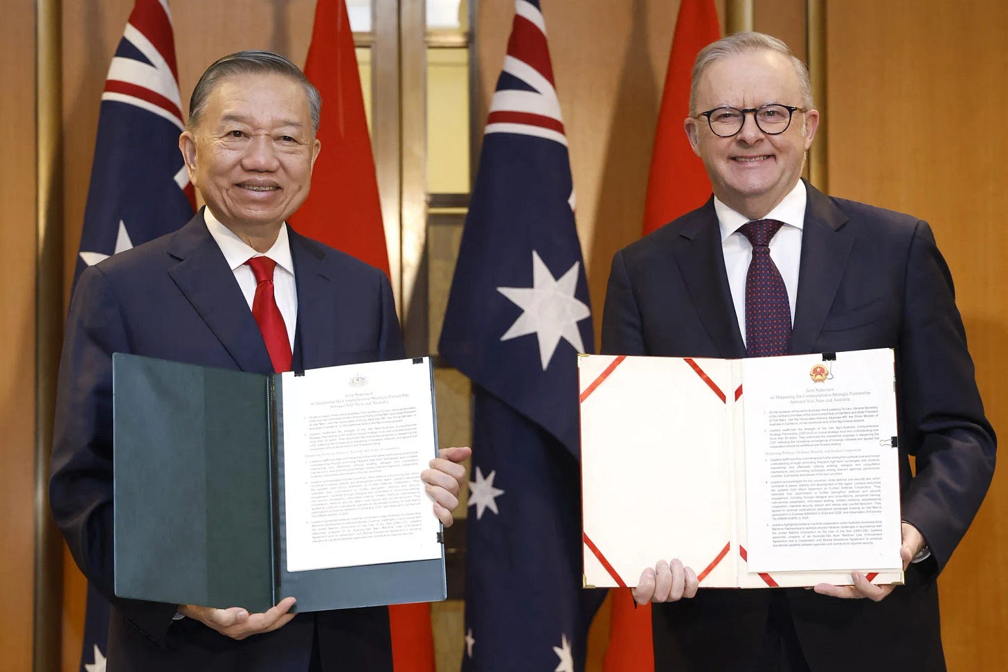 Australia, Vietnam Deepen Defense as Supply Chain Risks Grow - Bloomberg
