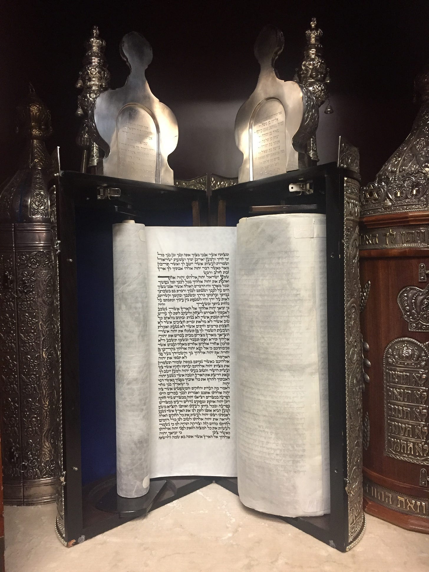 Torah scroll - Wikipedia