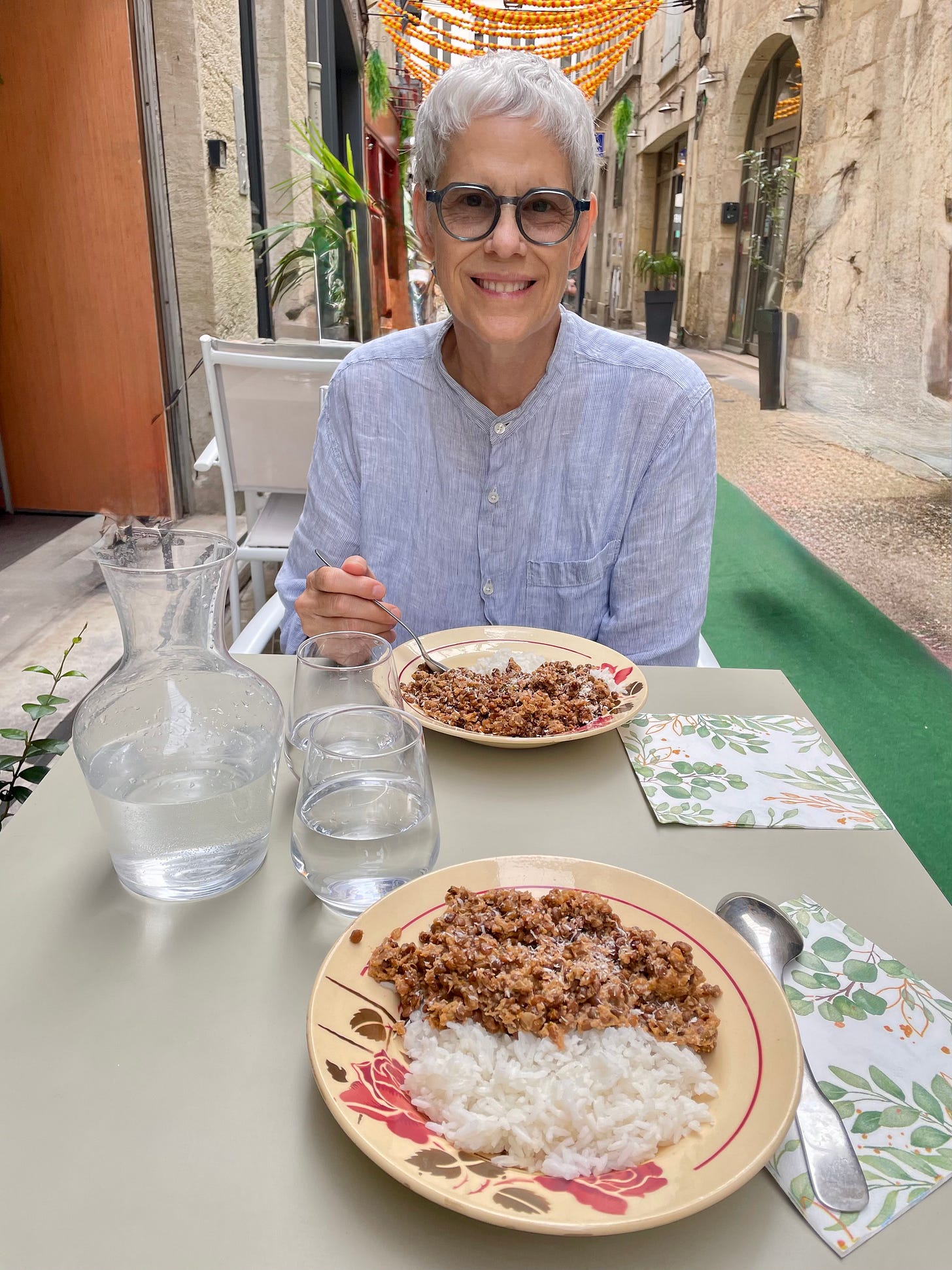 Lunch with Cat at Avec/Sans. Local ingredients, delicious food! Stop by & say bonjour to Anne-Sophie, la propriétaire du café if you’re in Périgueux