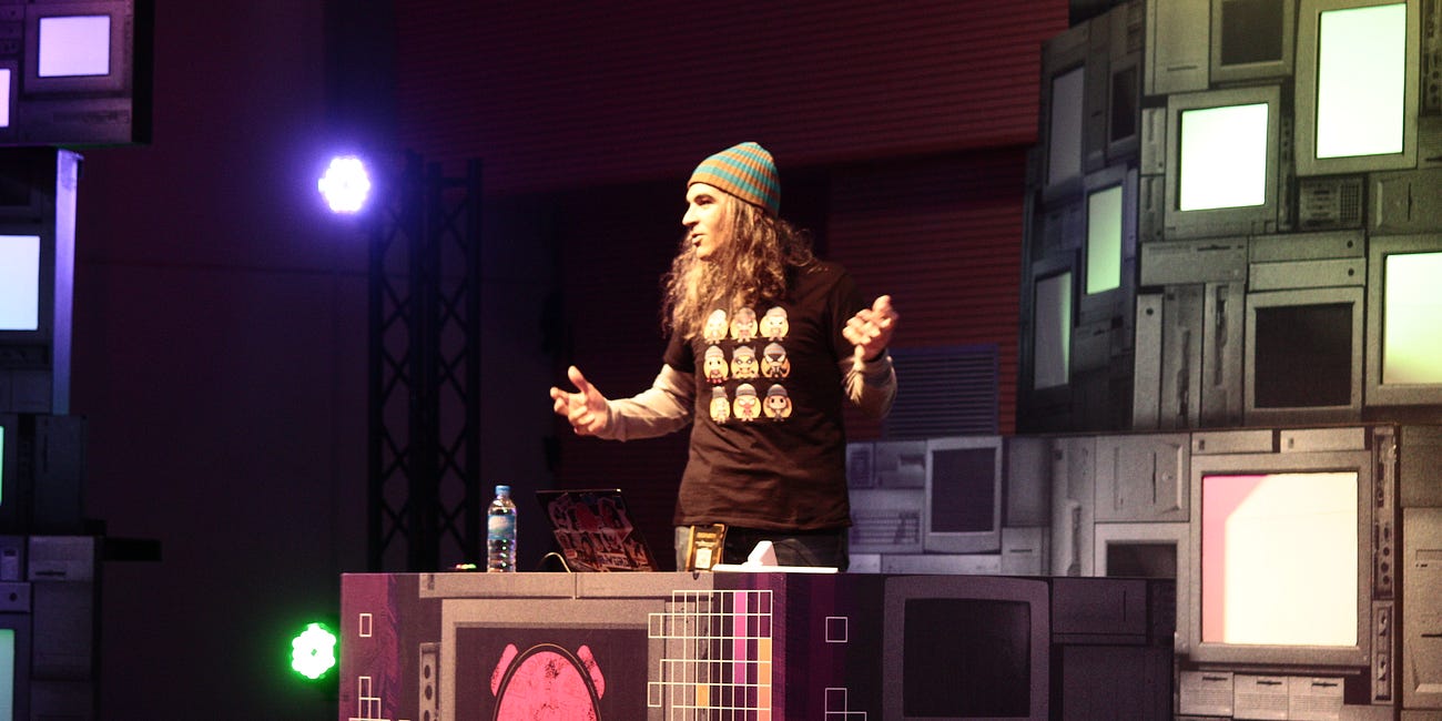 Ekoparty 20, día 1: Chema Alonso advirtió sobre los riesgos de la inteligencia artificial en la apertura de la conferencia