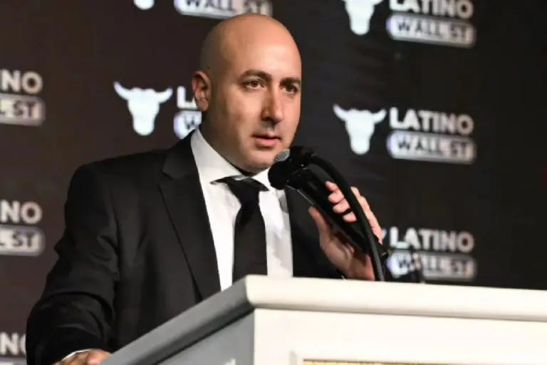 https://grupoanimal.mx/api/image-proxy?url=https%3A%2F%2Fgrupoanimal.sfo3.cdn.digitaloceanspaces.com%2Fuploads%2F2026%2F08%2Fdetienen-fernando-cerimedo-feminicidio-fundador-derecha-diario-sheinbaum-desinformacion-768x512.webp