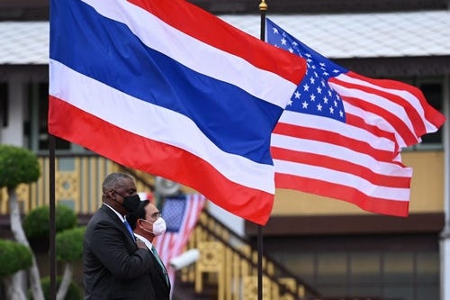 Thailandusa17flags.jpg
