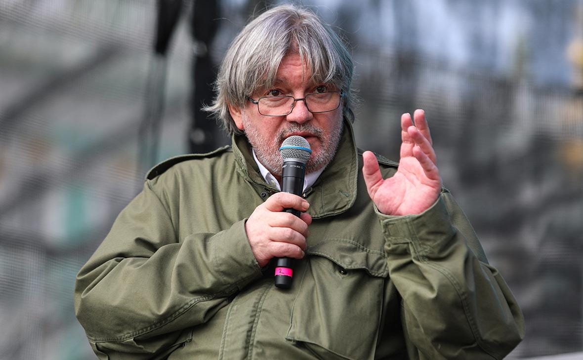 Андрей Константинов