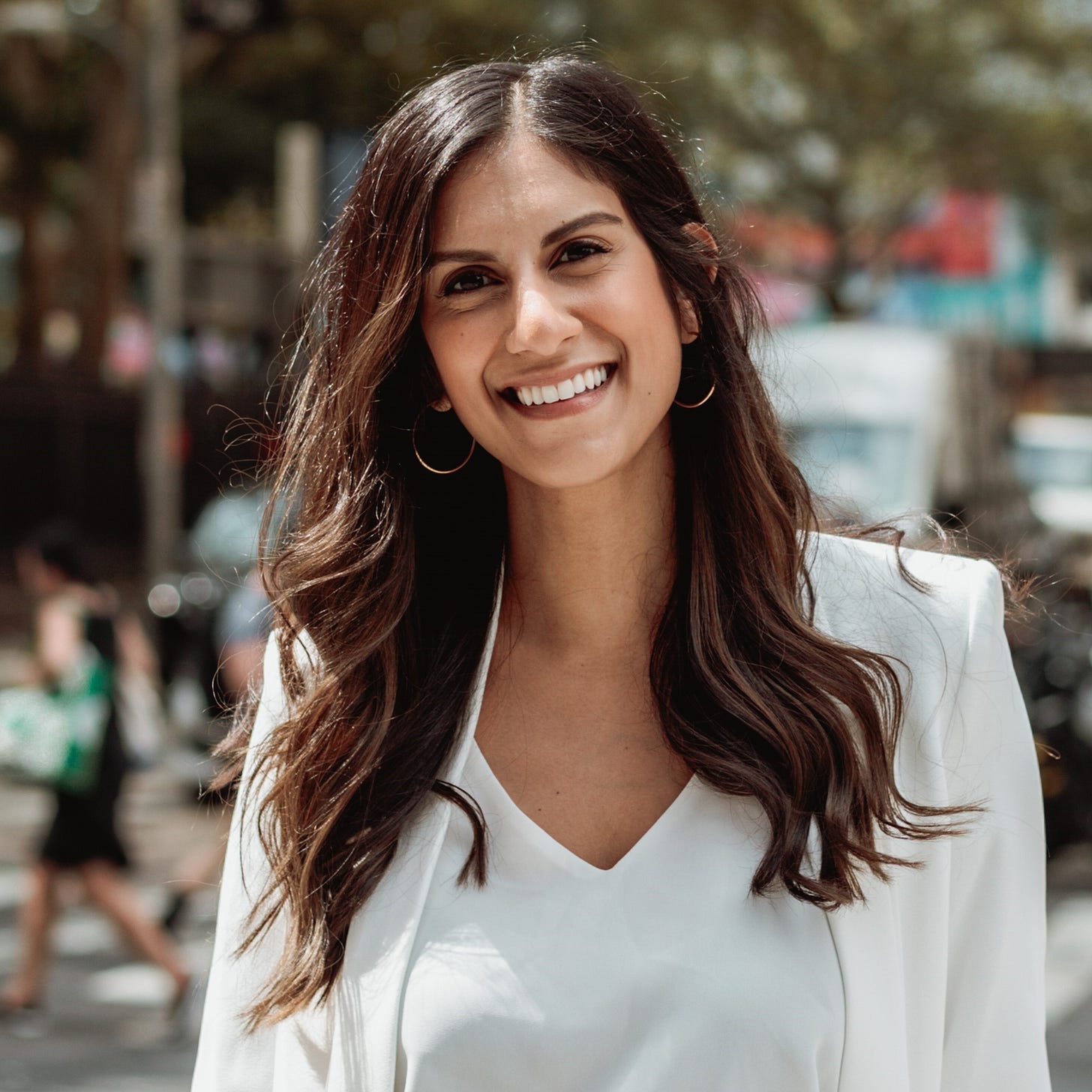 Rooshy Roy - Cosmetic Executive Women Rooshy Roy - Cosmetic Executive Women