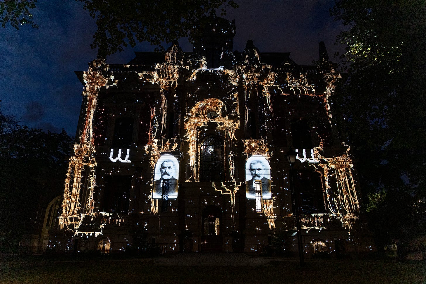 Projection mapping on building Projection mapping on building