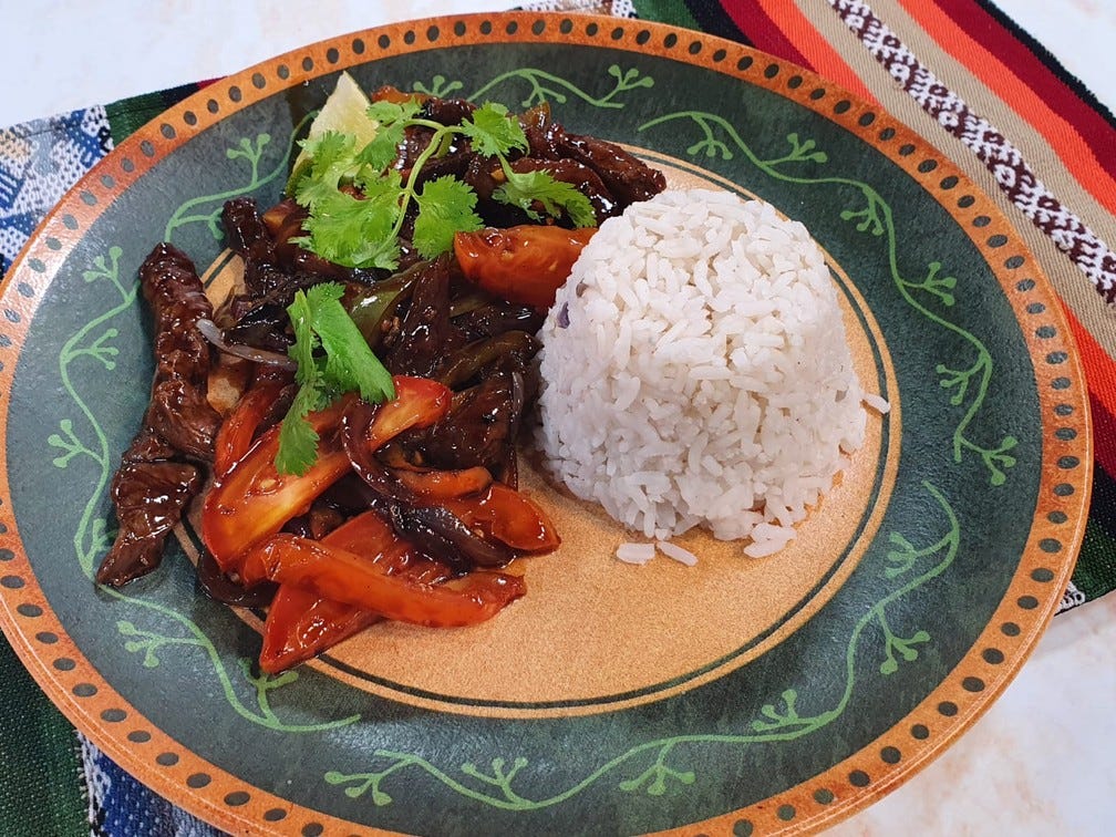 Lomo saltado mistura os ingredientes peruanos e as técnicas chinesas; aprenda | G1 Lomo saltado mistura os ingredientes peruanos e as técnicas chinesas; aprenda | G1