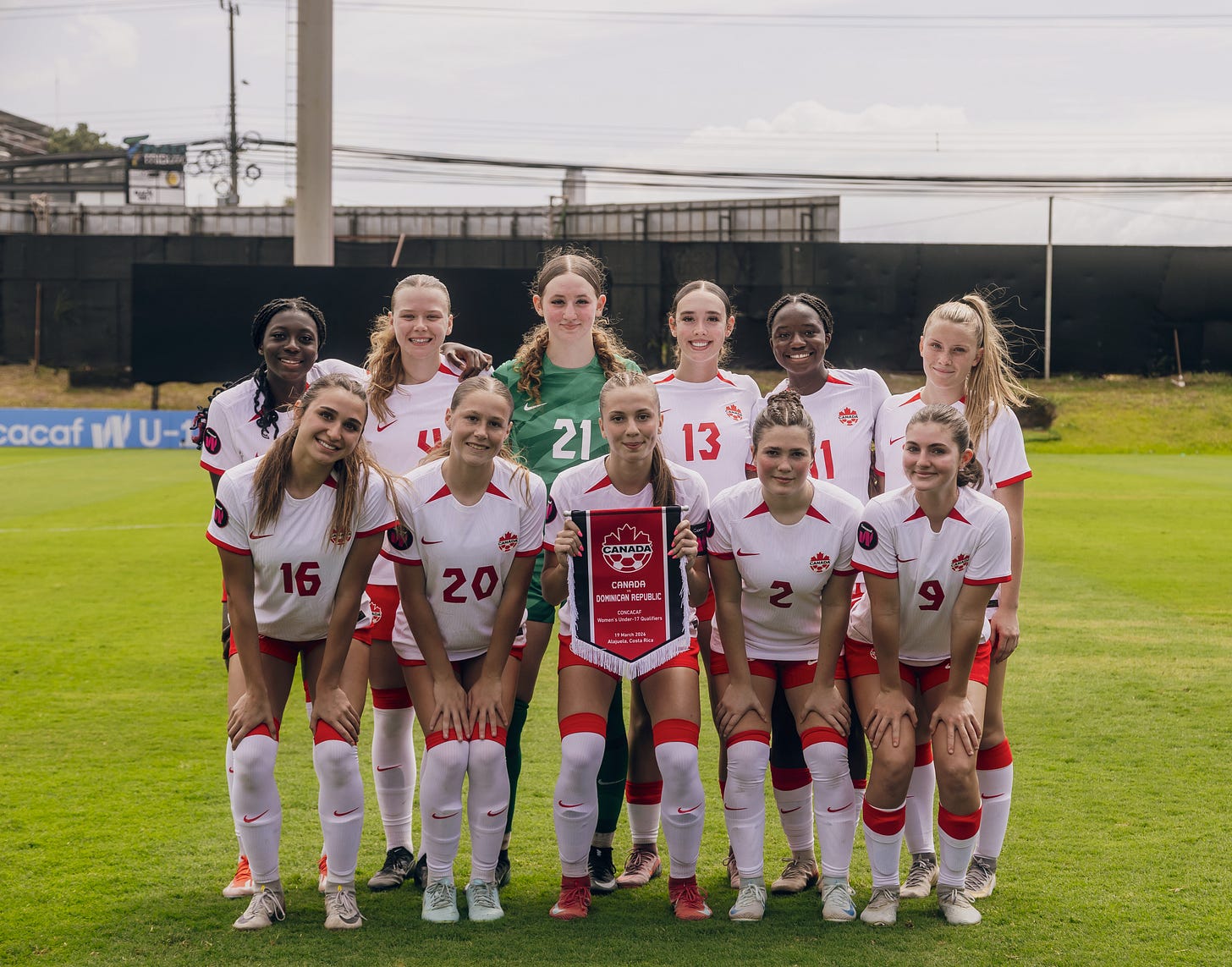 Prematch starting lineup commemorative photo