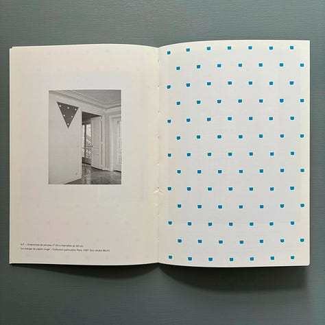 Niele Toroni, Graphic design by Inge Ketelers, Concept of the catalogue in dialogue with the artist, Museum Dhondt-Dhaenens, Sint-Martens-Latem, 2000 [Saint-Martin Bookshop, Bruxelles-Brussel. Art: © Niele Toroni]