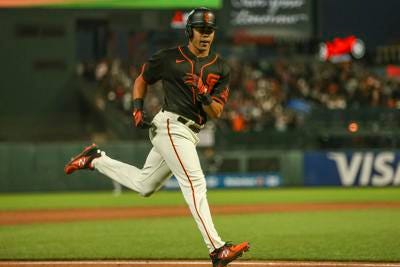 25639940_web1_210626-SFE-BAYBRIDGESERIES-GIANTS_2