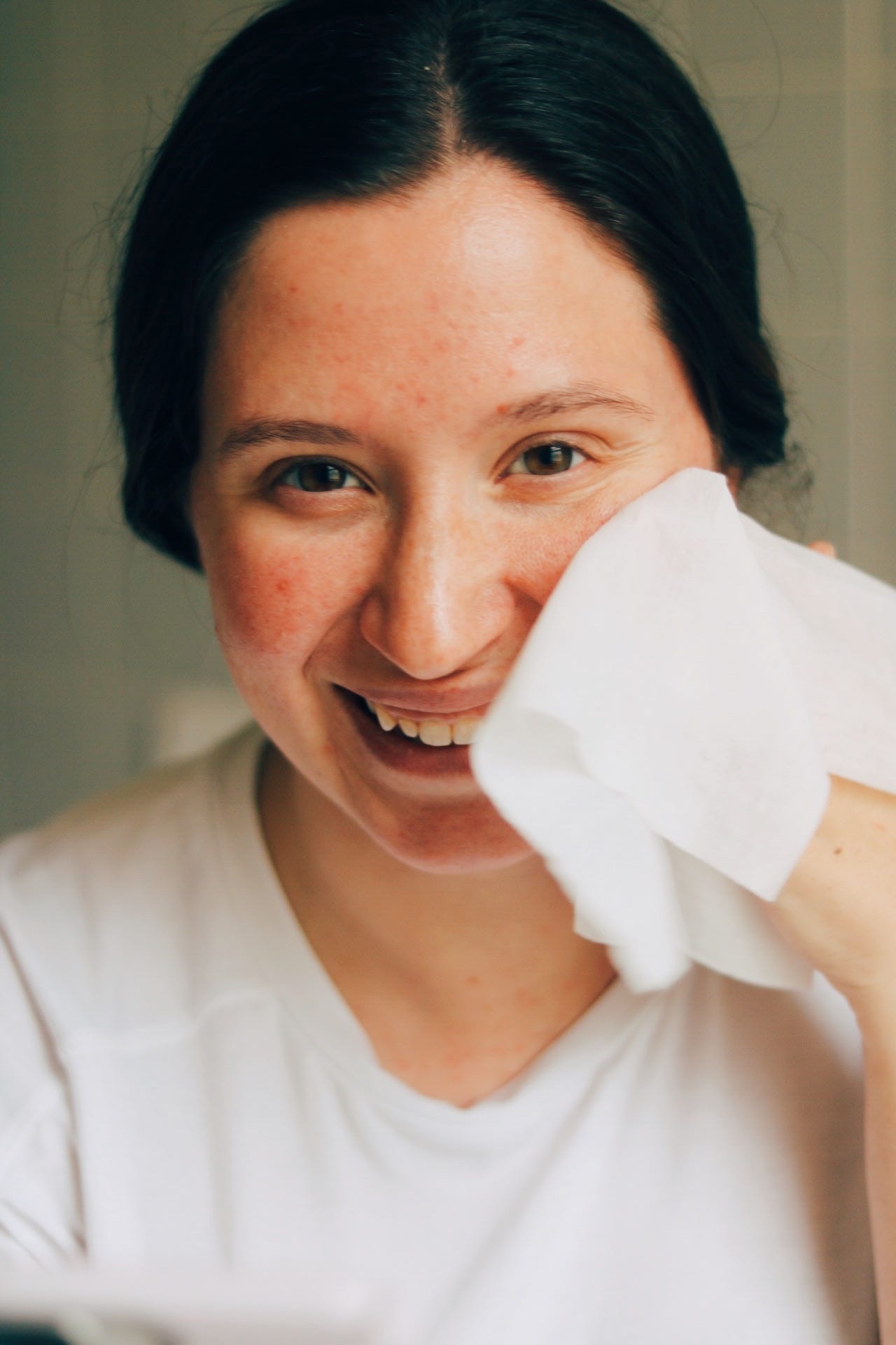 The Easiest, 3 Step Skin Care Routine for Women in their 20s The Easiest, 3 Step Skin Care Routine for Women in their 20s