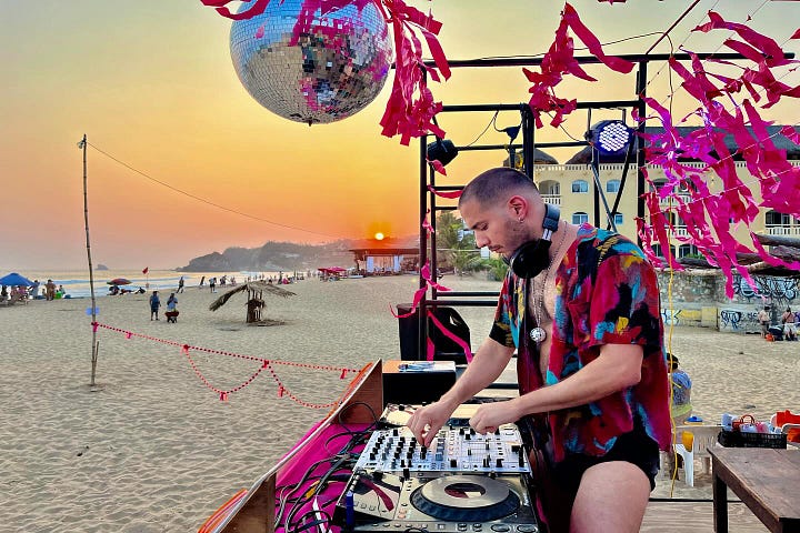 Sunset music Delfina Beach. (Credit: Delfina Beach Club) Colorful street art (Credit: Author)