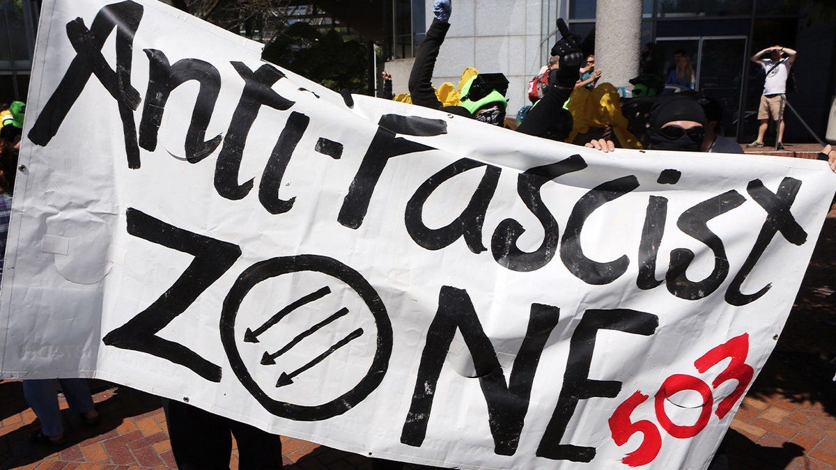 Trump hosts White House roundtable on Antifa violence with journalists |  Fox News