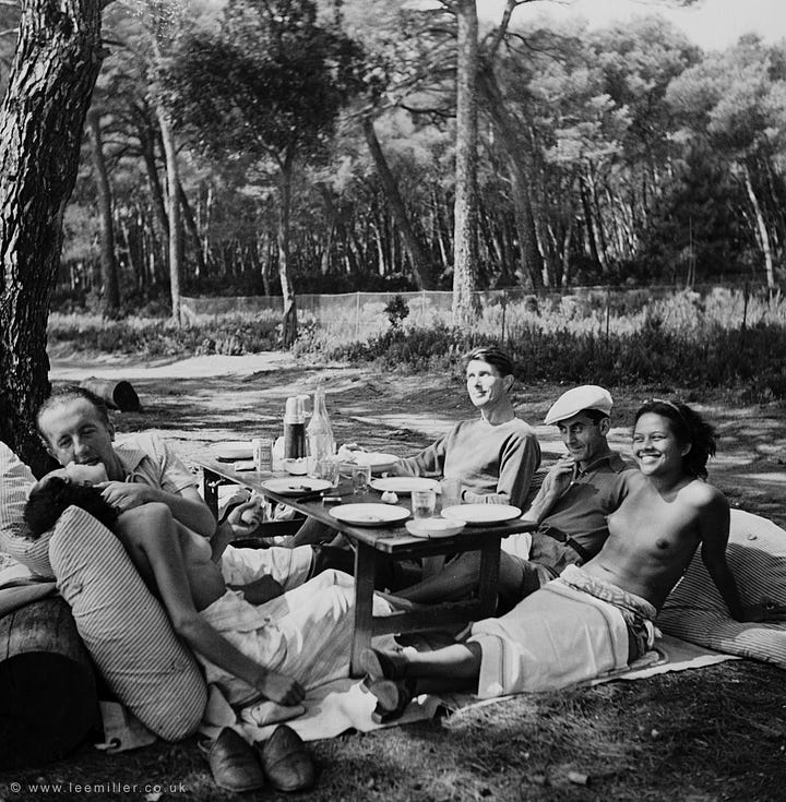 Fotos x Lee Miller.
