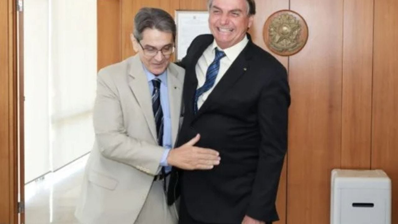 Un ex diputado aliado de Bolsonaro se atrincheró y disparó contra la  policía - El Argentino Diario