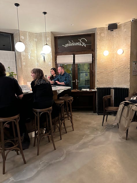 bar-seats-in-paris