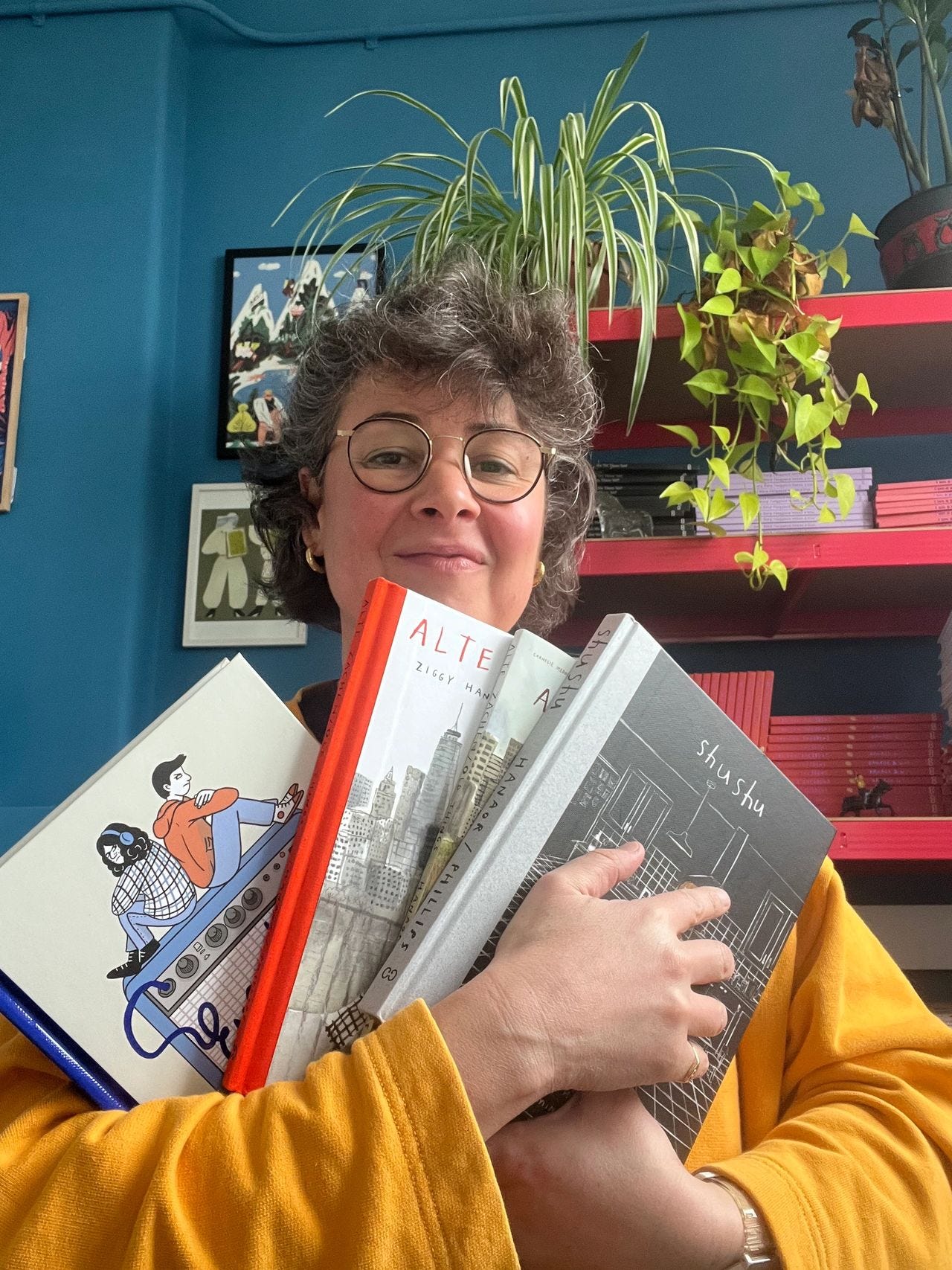 Ziggy Hanoar with three Cicada Books titles: Alter Zachen, Shushu, and Everything Amplified.