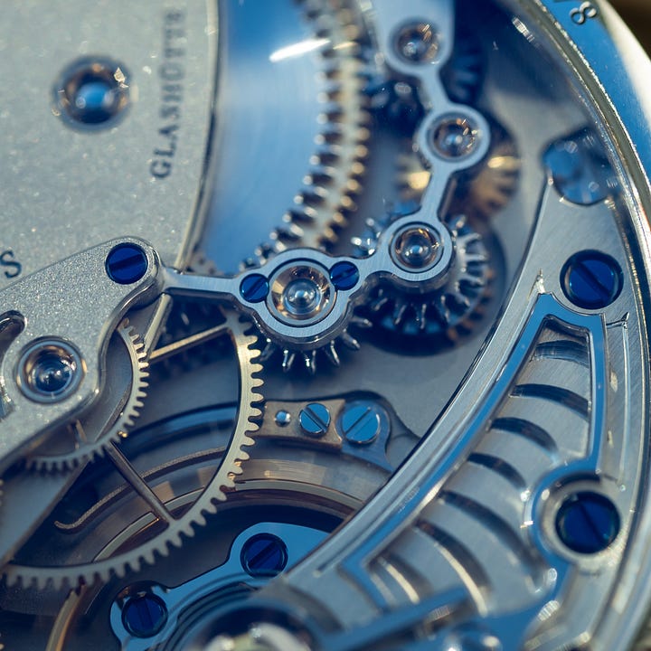 Kallinich Claeys einser central seconds movements