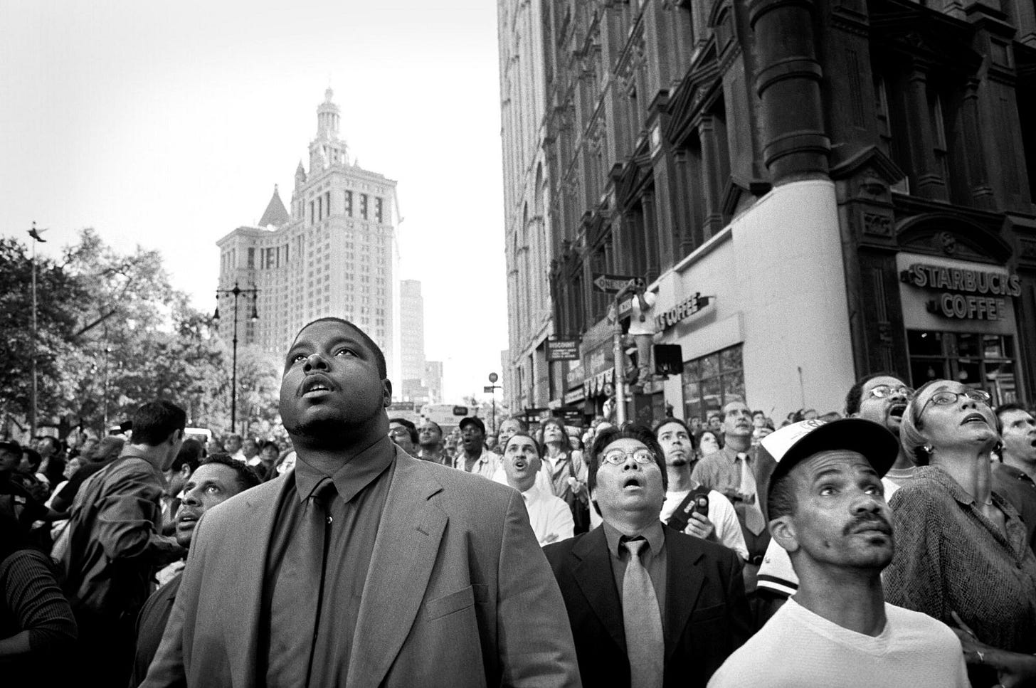 A crowd of stunned New Yorkers witness the collapse of the South Tower of  the World Trade Center at 9:59am on September 11, 2001. Photograph by  Patrick Witty. [2000x1328] : r/HistoryPorn