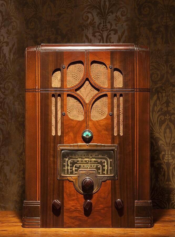 Antique Large Table Model Radio