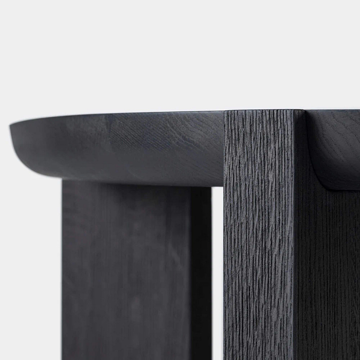 Edge Dining Table from Milla&Milli | Gruuve Sofa from Moroso | Bold Side Tables from Sancal