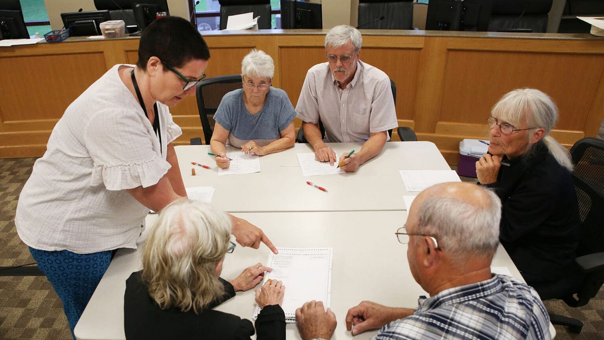 Election chief: Tighter petition deadlines would raise hurdle for South Dakota candidates, time for auditors