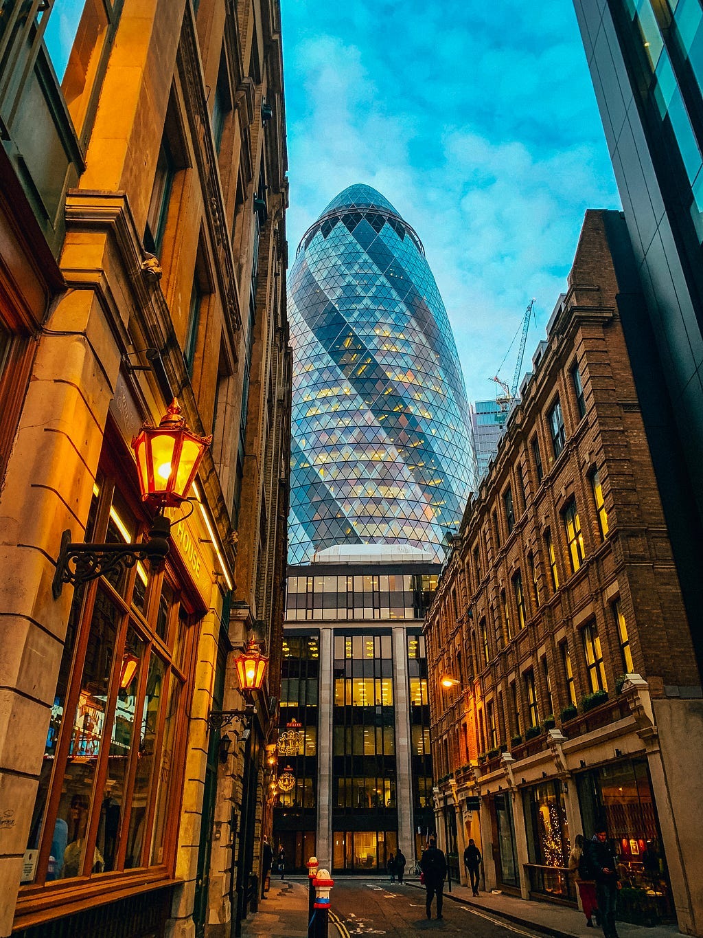 A picture of The Gherkin by Foster and Partners at night. A picture of The Gherkin by Foster and Partners at night.