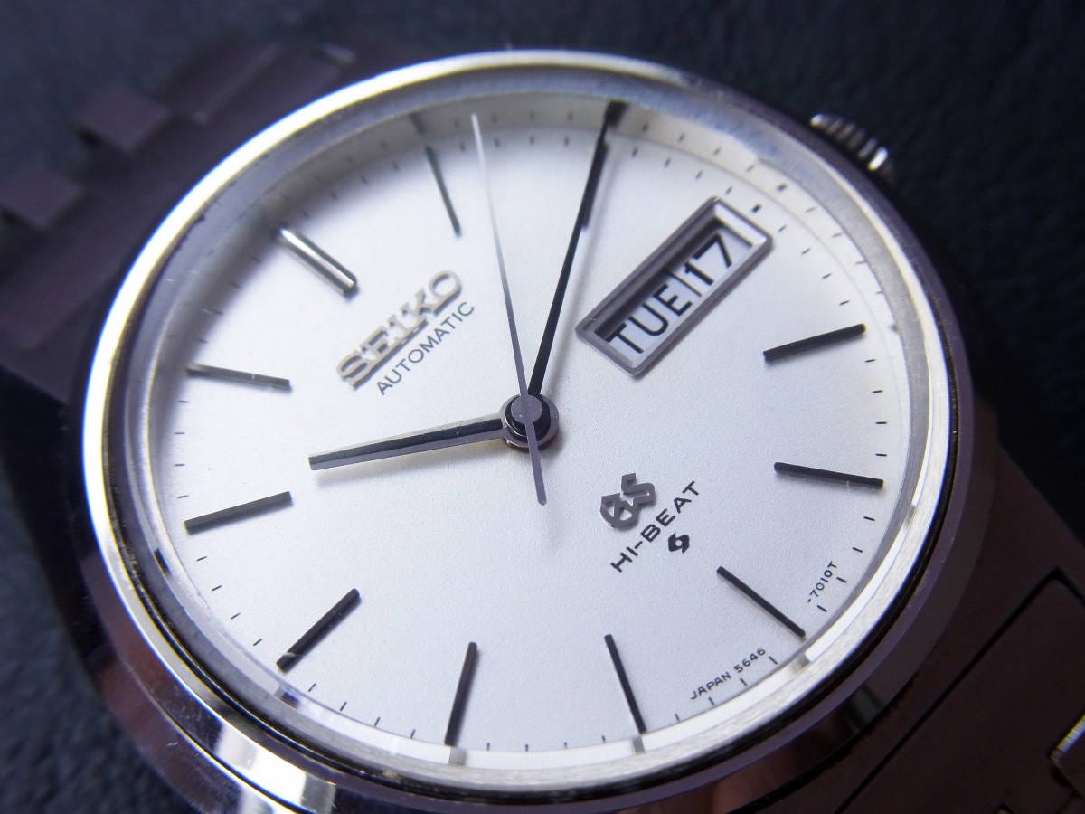 old wristwatch Seiko GS Grand Seiko 5646-7011 with bracelet (with defect)