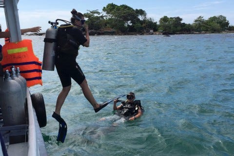ISLANDS: Diving, snorkelling and boat trips ISLANDS: Diving, snorkelling and boat trips