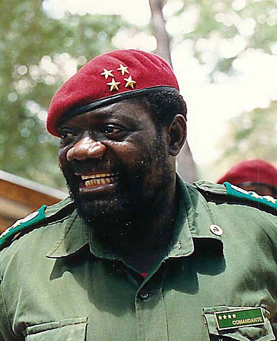 Jonas Savimbi - Wikipedia