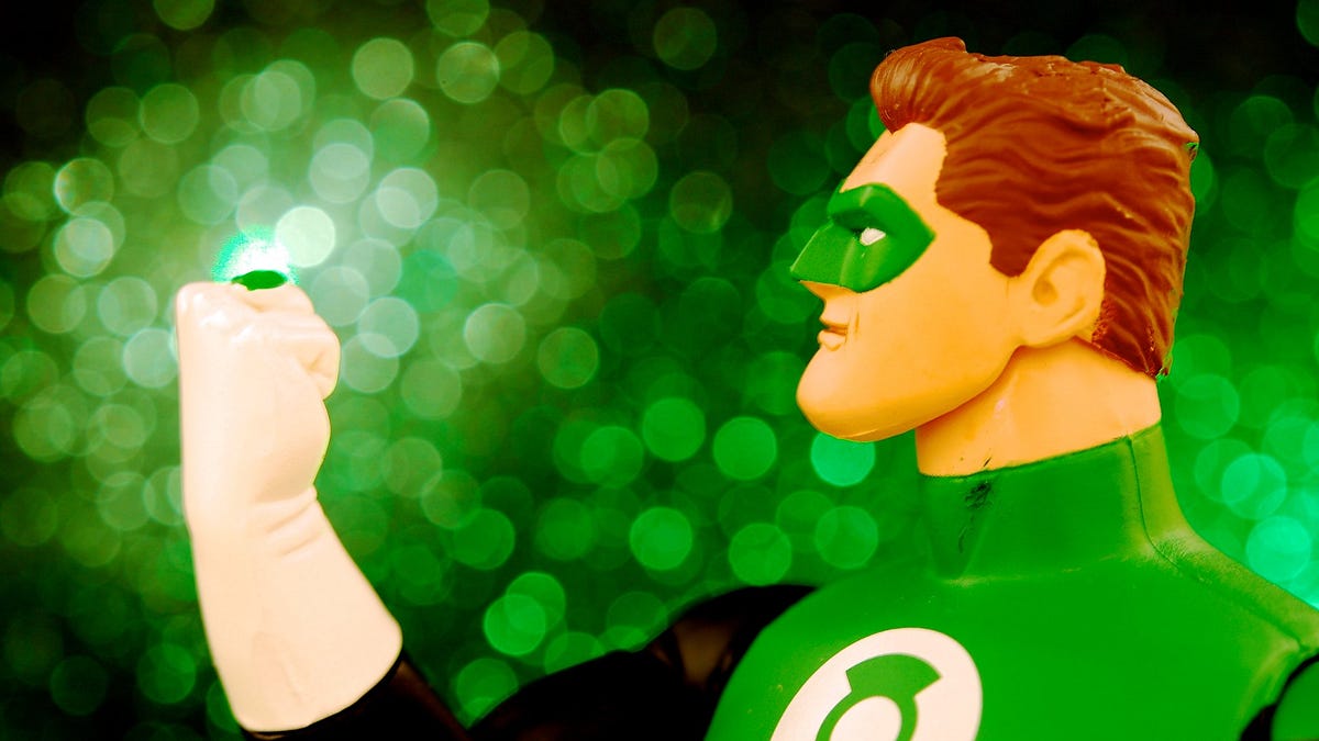 Trump Wants to Be Green Lantern, But His Power Keeps Fading