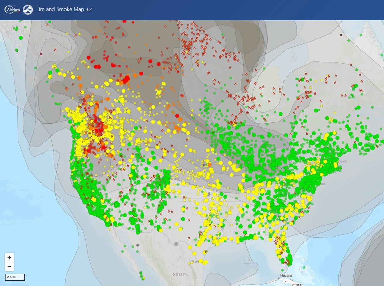 May be an image of map, tornado and text that says 'AirNow Fire and Smoke Map 12 200m meжΙΣO _Havana'