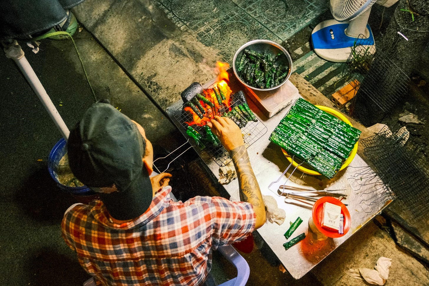 Su Van Hanh street food street, Ho Chi Minh City, Saigon, Vietnam