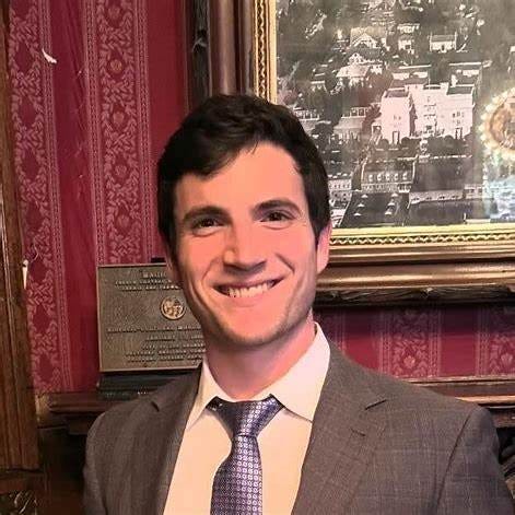 https://s.yimg.com/ny/api/res/1.2/Mv9Tp4m6X0AmaPm0tzOIDA--/YXBwaWQ9aGlnaGxhbmRlcjt3PTk2MDtoPTk1NQ--/https%3A//media.zenfs.com/en/thedailybeast.com/f635fb025ab865cc3a39007915cfa78c