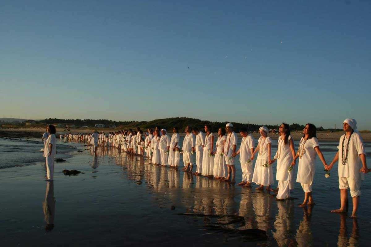 candomblé worshippers white beach prayer religion brazi