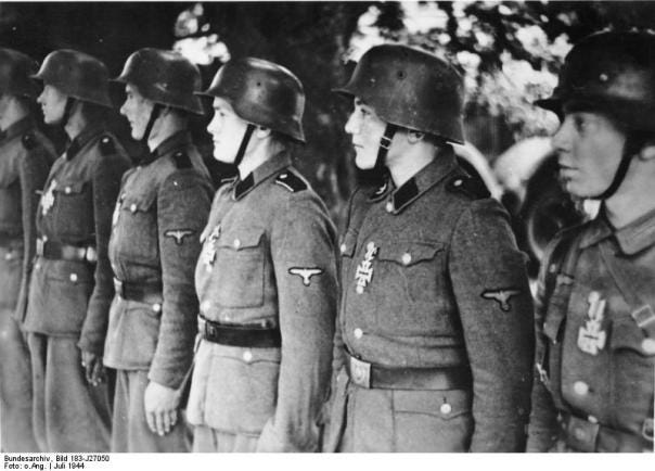 Panzergrenadiere der SS-Panzer-Division "Hitlerjudend" Panzergrenadiere der SS-Panzer-Division "Hitlerjudend"